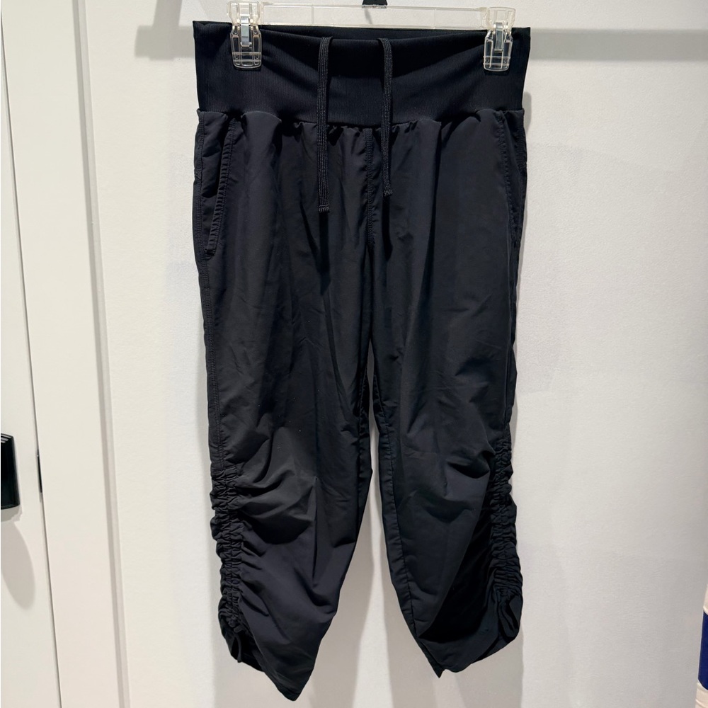 Zella black cropped joggers